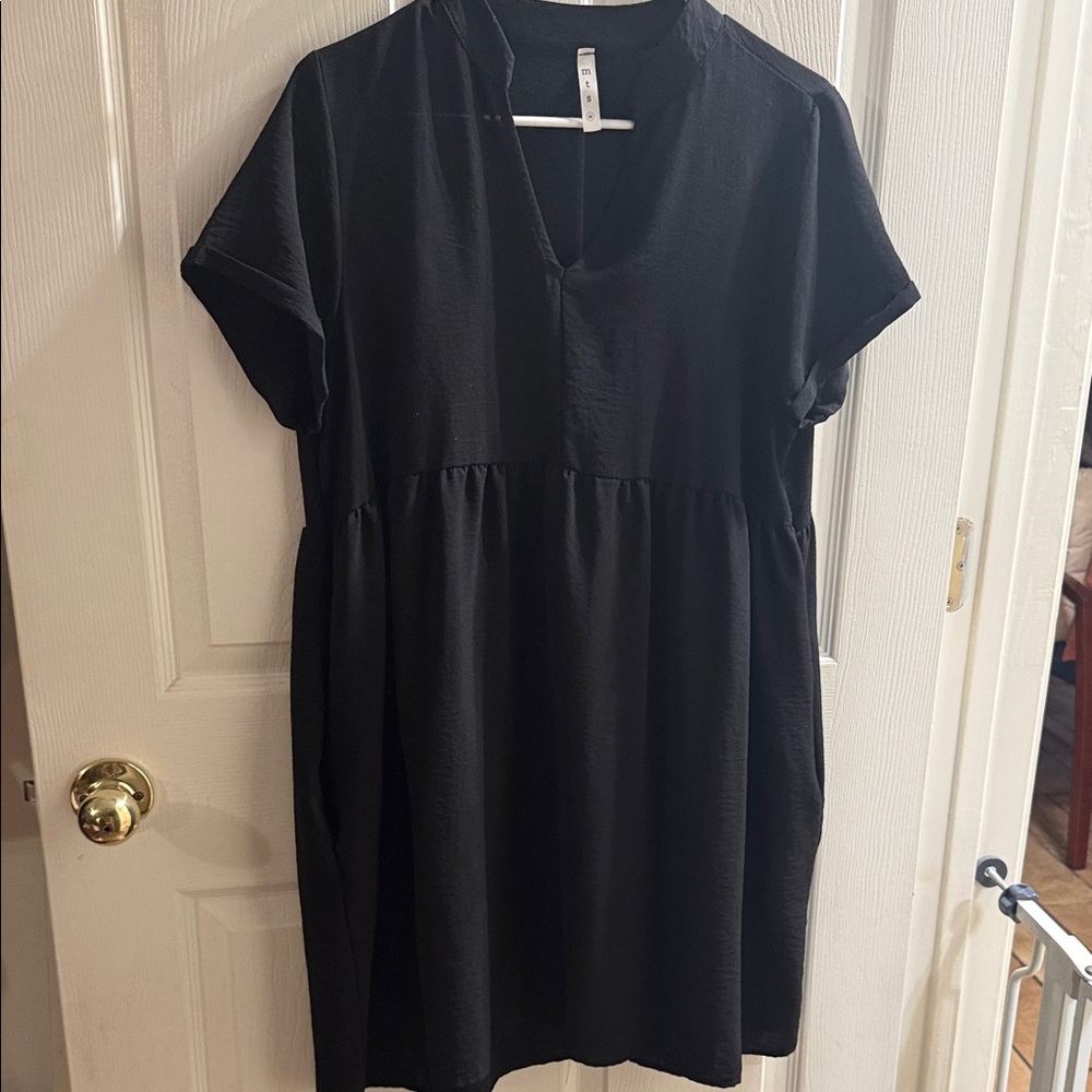 mts Black Short-Sleeve V-Neck Babydoll Tunic Dress